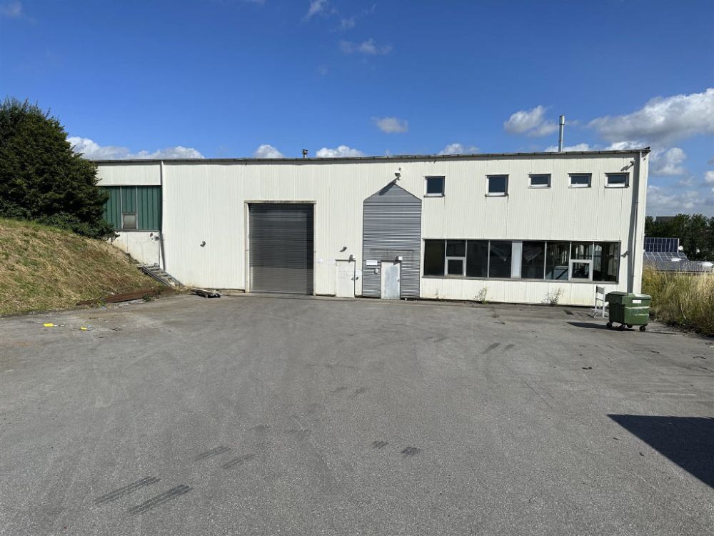 / Vielseitiges Gewerbeobjekt mit  Produktions- und Lagerflächen!