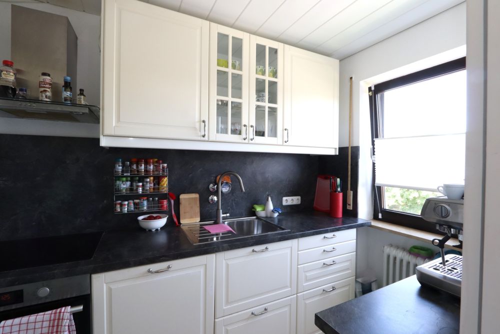 SOFORT BEZIEHBAR: 
Hier wartet Ihr neues Zuhause mit Weitblick und Garage