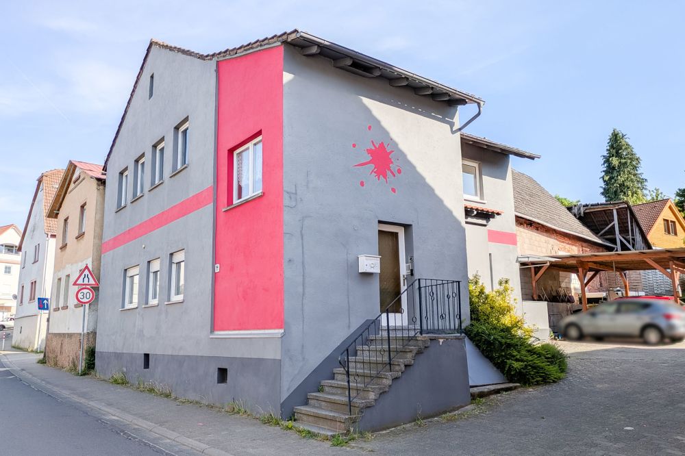 Ein- / Zwei-Familien-Haus in Erlenbach Mechenhard - interessant für Selbstnutzer & Kapitalanleger!