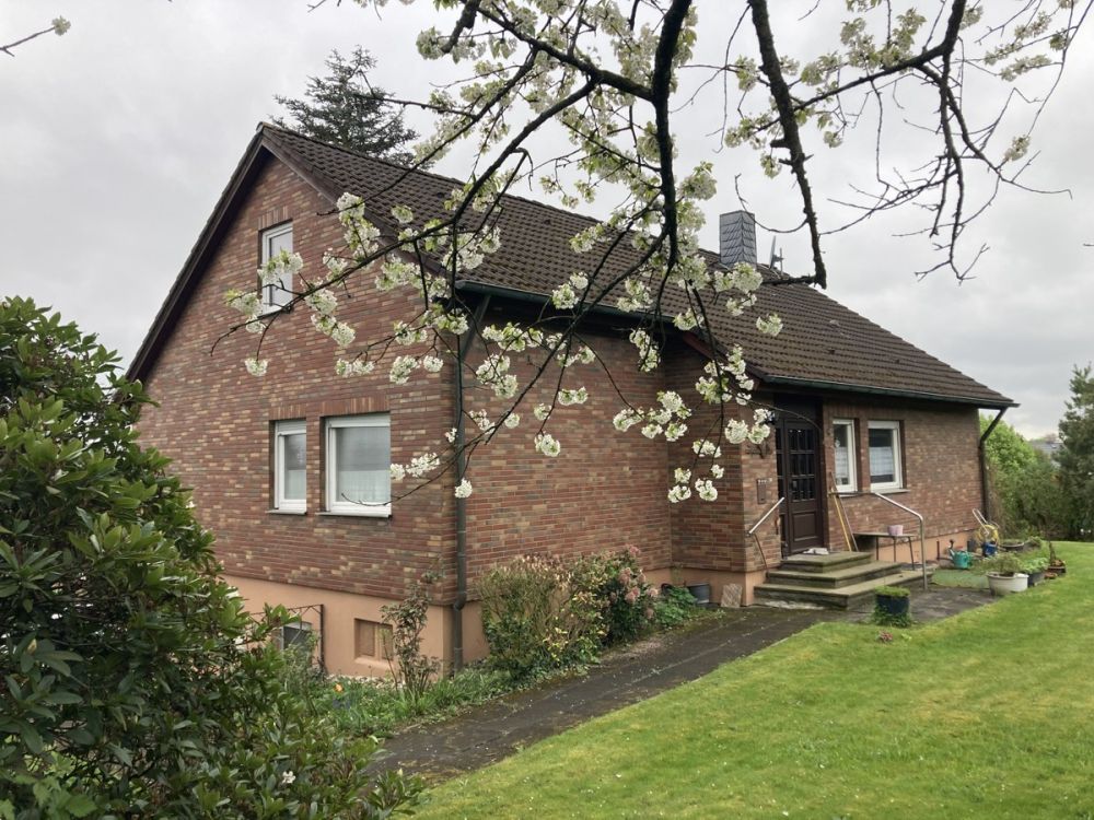 Solides Einfamilienhaus mit phantastischem Weitblick