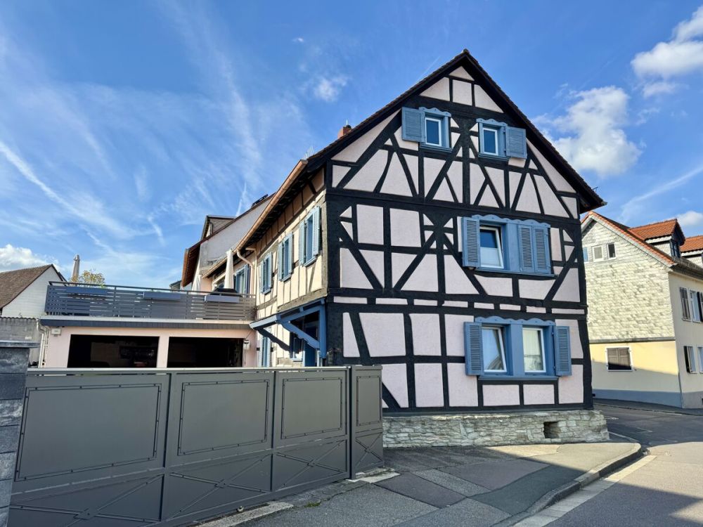 Wunderschönes Altstadthaus
zentral, idyllisch und mit außergewöhnlich viel Platz