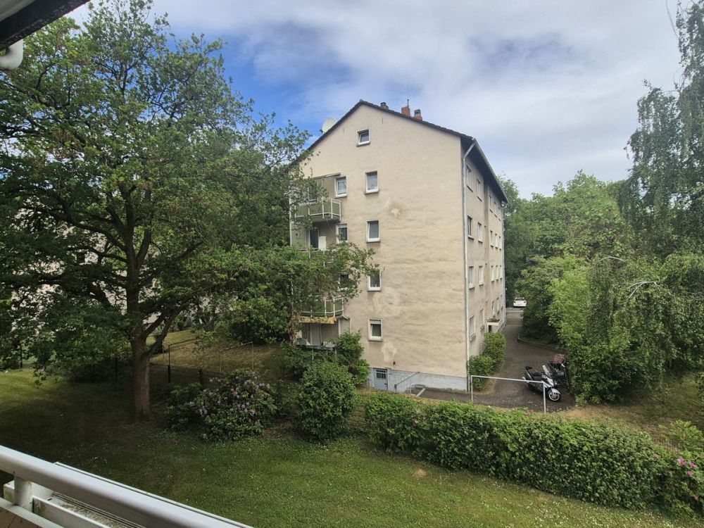 Top modernisierte 3-Zimmer-Wohnung mit Loggia