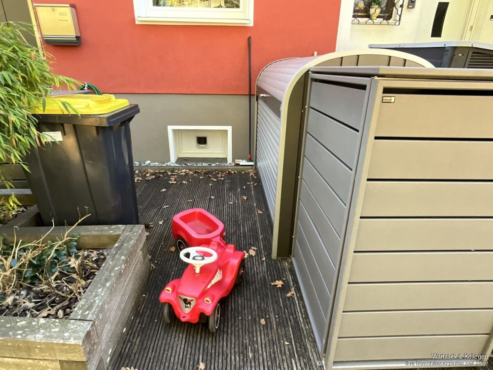 Hier können Sie sofort einziehen 
- viel Platz für die ganze Familie 
und vollständig modernisiert!