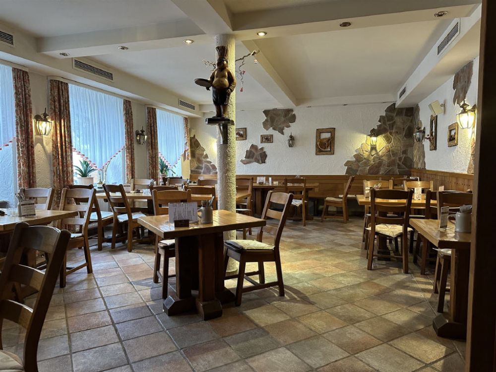 Wohn- und Geschäftshaus "Preis auf Anfrage"