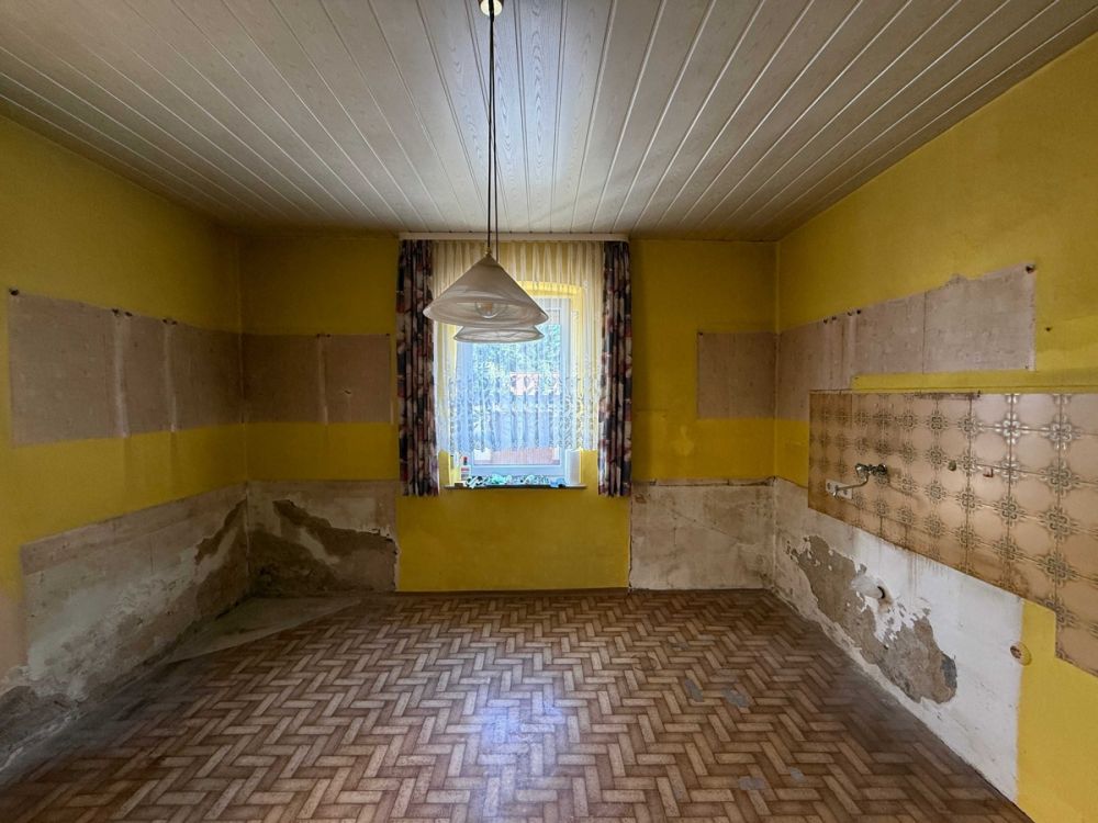 Sanierungsbedürftiges Mehrfamilienhaus in Arzberg!