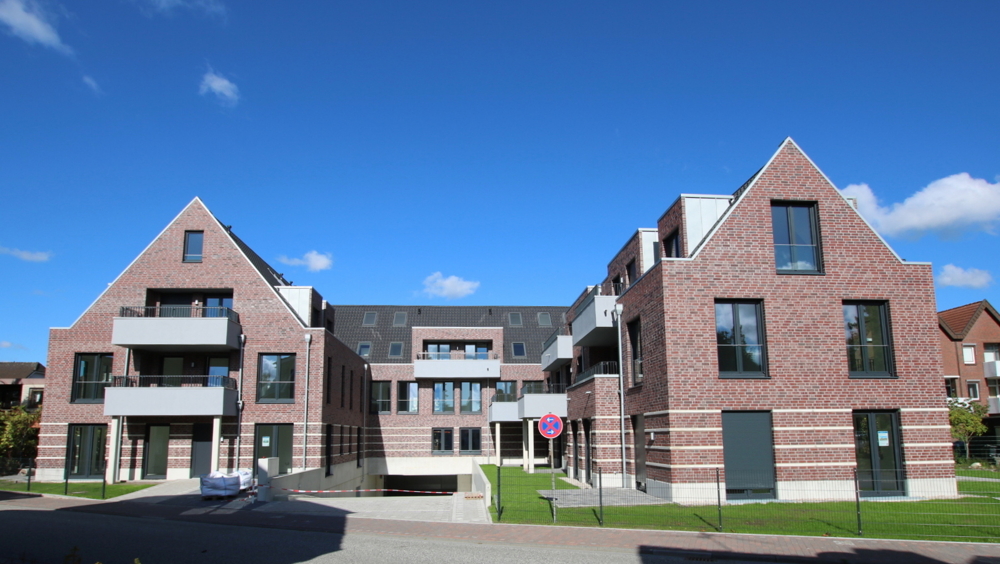 2-Zimmer-Neubauwohnung mit überd. Terrasse, Gartenanteil & TG-Stellplatz im Zentrum von Bad Zw'ahn