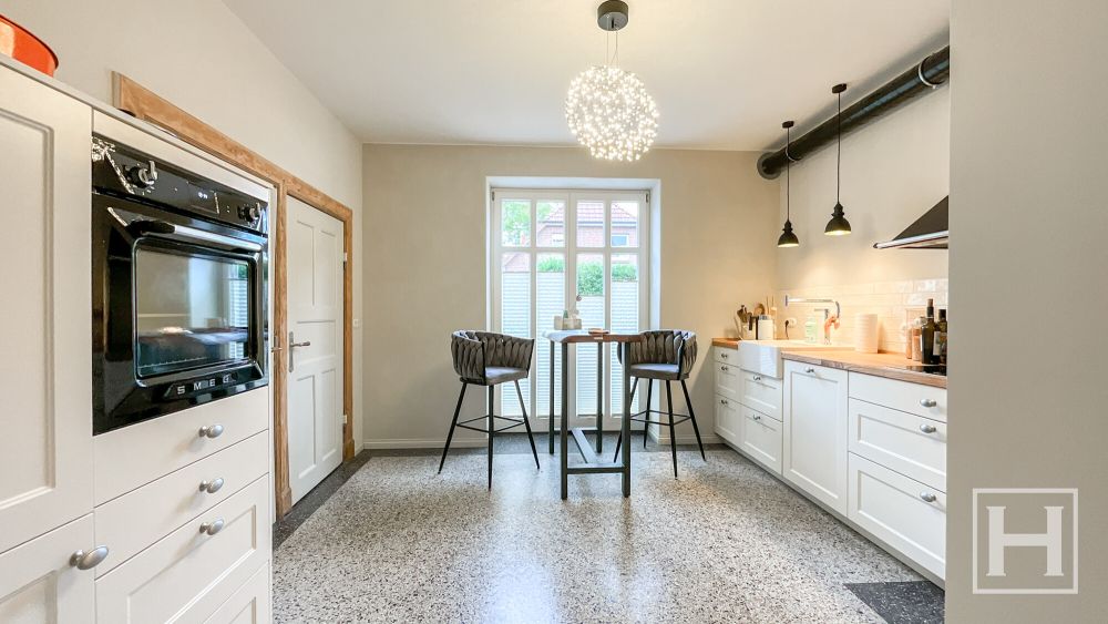 Charmantes Zweifamilienhaus mit vielfältigen Möglichkeiten