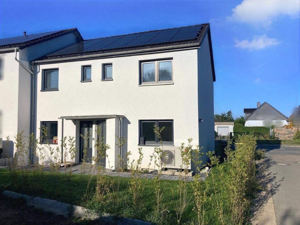 Kernsaniertes Reihenendhaus mit zwei separaten Wohneinheiten am Ellenberger Forst