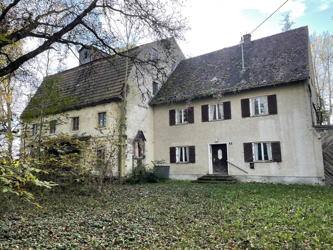 außergewöhnliches Grundstück mit Altbestand