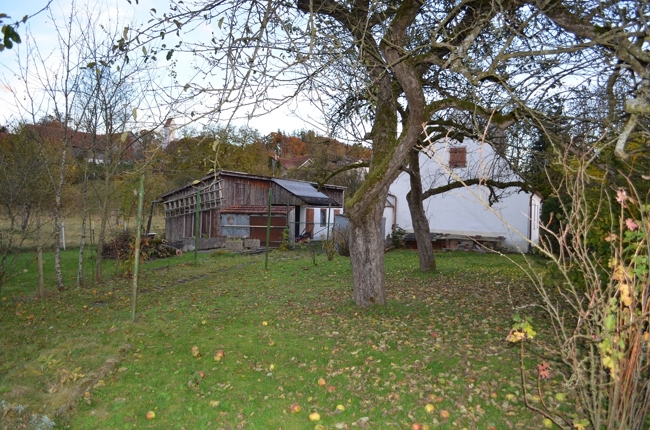 Baugrundstück mit Altbestand
in idyllischer Lage mit Weitblick zum Lech