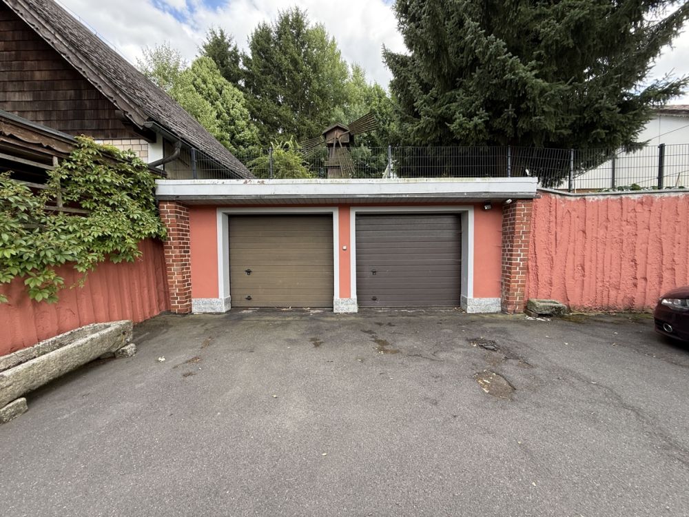 Familienparadies mit Potenzial: Zweifamilienhaus, weitläufiges Grundstück & Nebengebäude- Wiesengrundstück optional