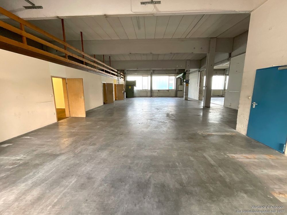 Produktionshalle mit Bürofläche
in Schwabach,
Gewerbegebiet Kiefernschlag