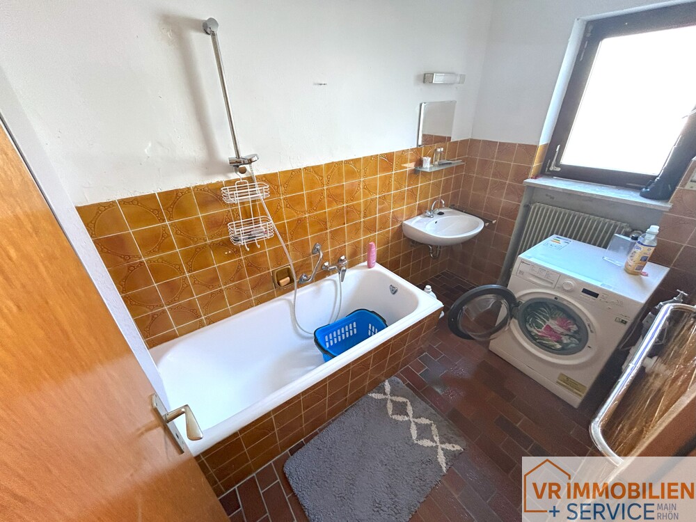 Urlaub für Gäste und ein Zuhause für Sie! - Wohnhaus mit Pension in idyllischer Lage von 97647 Hausen!