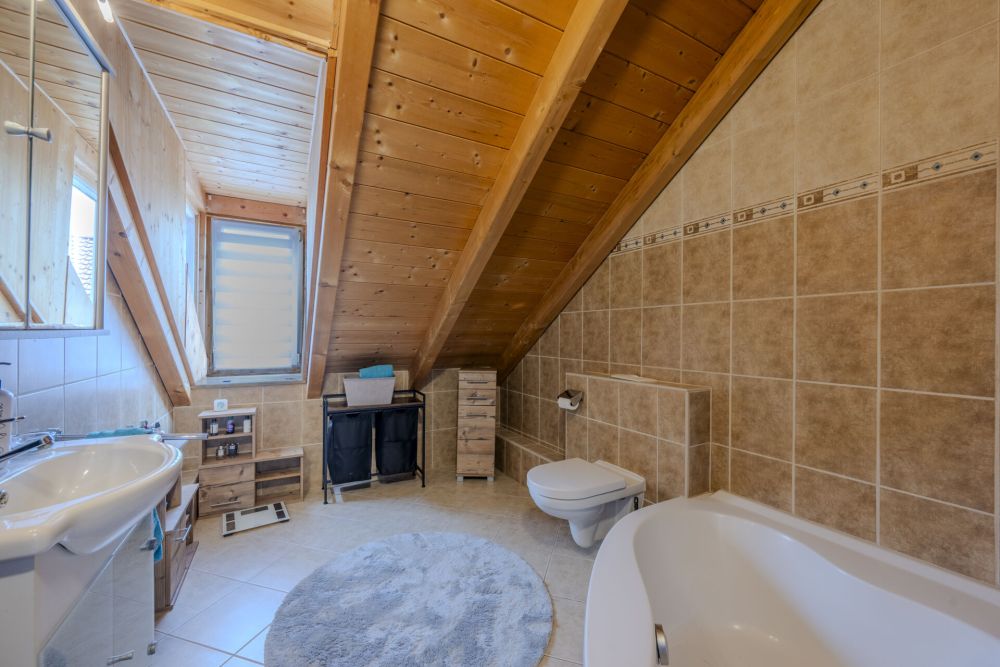 Kapitalanlage - Sehr gepflegtes, vermietetes Haus in ruhiger Lage