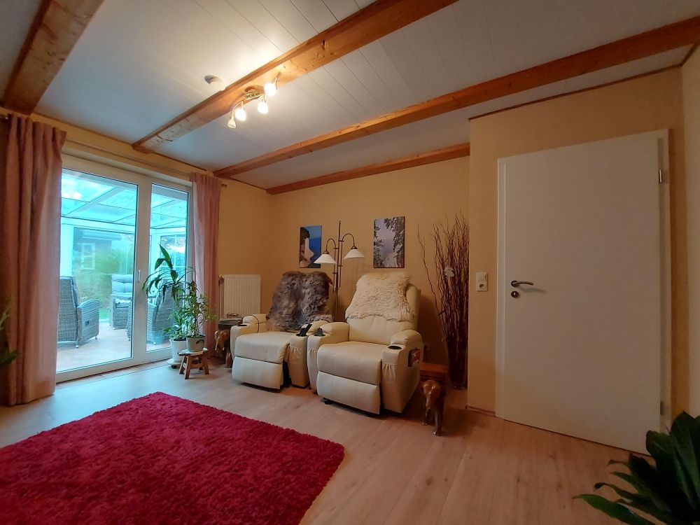 Sehr schönes Einfamilienhaus in der Nähe zum Nord-Ostsee-Kanal mit Wintergarten und Carport