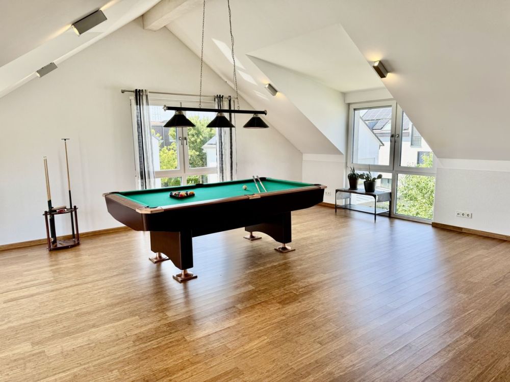 Exklusives Einfamilienhaus in erstklassiger Lage – 
stilvolles Wohnen auf höchstem Niveau