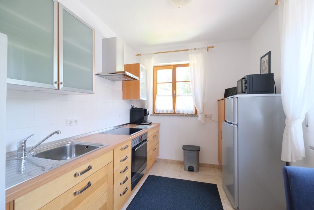 Modernes Mehrfamilienhaus mit Wohn- und Gewerbenutzung