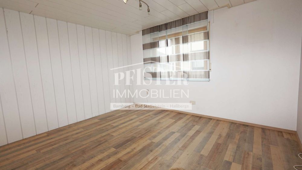 Zweifamilienhaus + Einliegerwohnung in zentraler Lage von Hallstadt