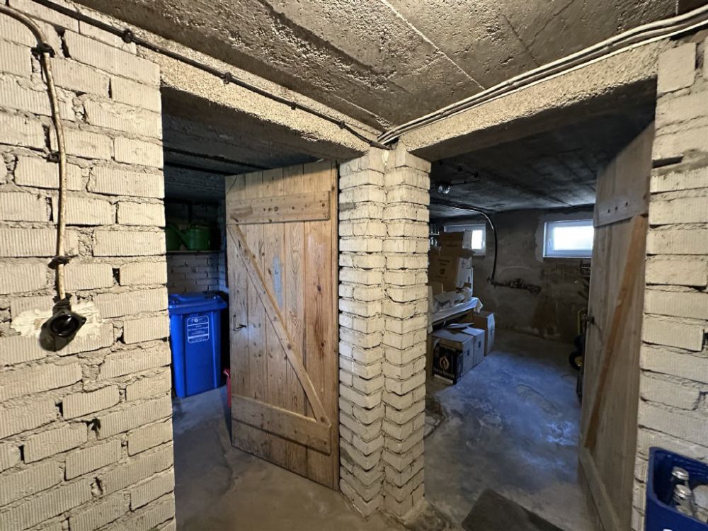 Schönes Einfamilienhaus mit Scheune und großem Grundstück