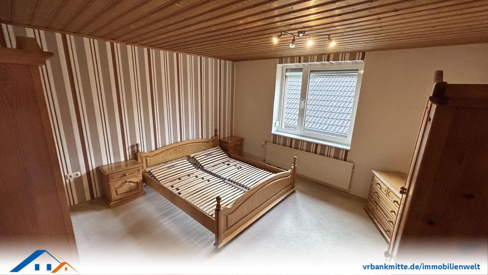 Charmante Doppelhaushälfte mit Potenzial – ruhiges Wohnen auf 3 Ebenen