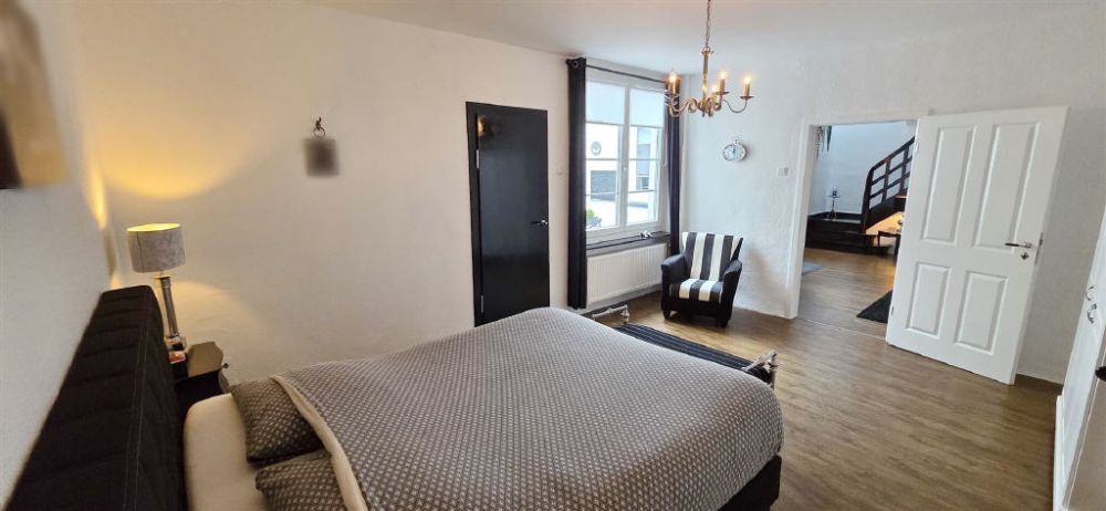 Ehemaliges  Weingut mit Charme! Hochwertig u. umfassend modernisiert!