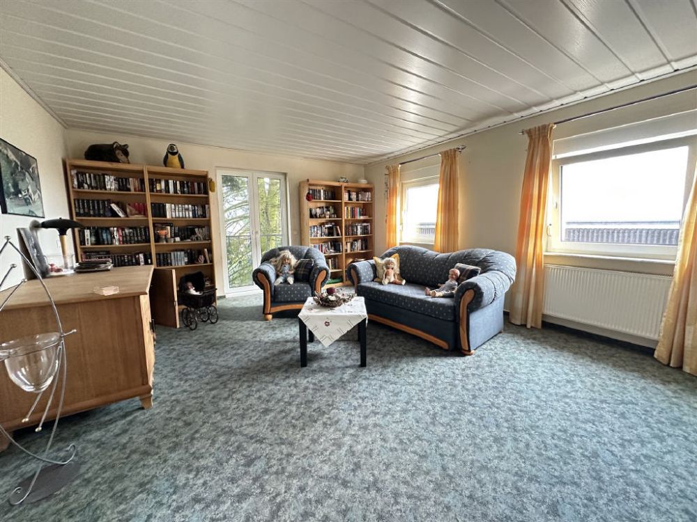 Sehr gepflegtes Einfamilienhaus mit großem Grundstück!