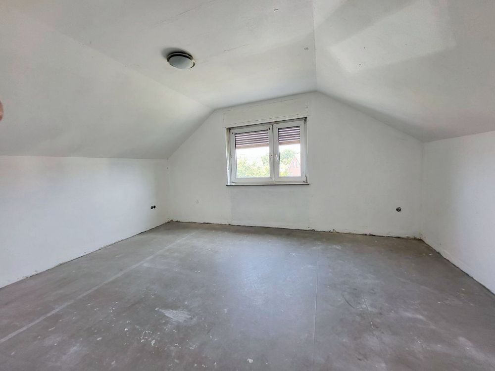 Zimmer Wohnung DG