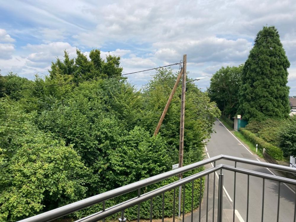 Zwei-/Dreifamilienhaus in Ortsrandlage von Kürten