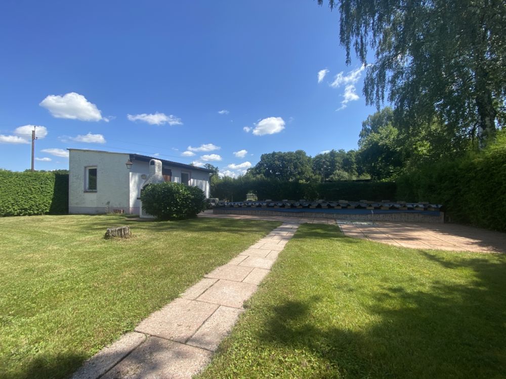 Wohnen am Merklsteig - Charmantes Reihenmittelhaus mit Garage, Wintergarten, Freischwimmbecken und zusätzlichem Gartengrundstück in begehrter Wohnlage in Weiden!