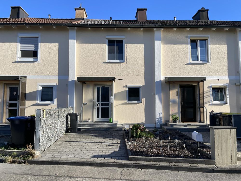 SMARTES MITTELHAUS FÜR DIE KLEINE FAMILIE