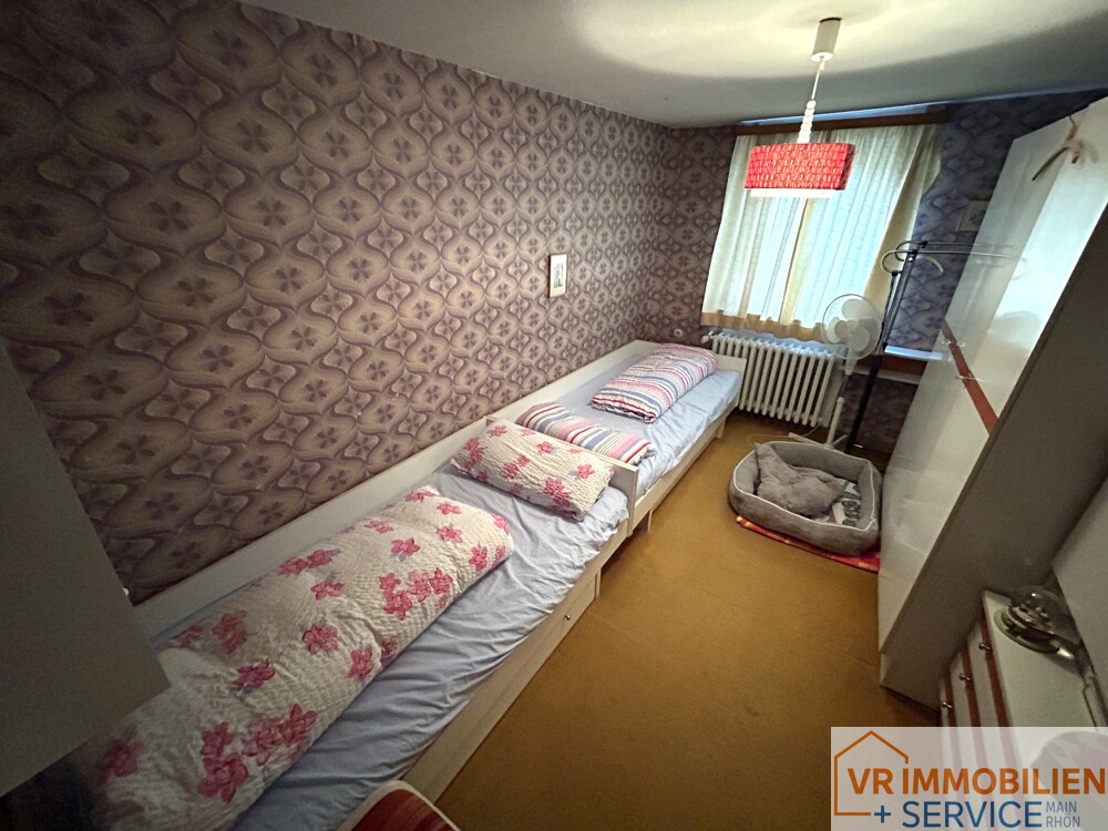 Haus mit Geschichte: Ehemaliger Dorfladen mit Wohnhaus und Nebengebäuden in 97645 Urspringen!