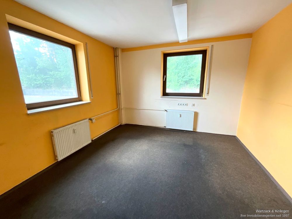 Produktionshalle mit Bürofläche
in Schwabach,
Gewerbegebiet Kiefernschlag