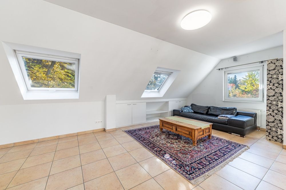 Zweifamilienhaus der Extraklasse - Hier lässt es sich gut leben und arbeiten