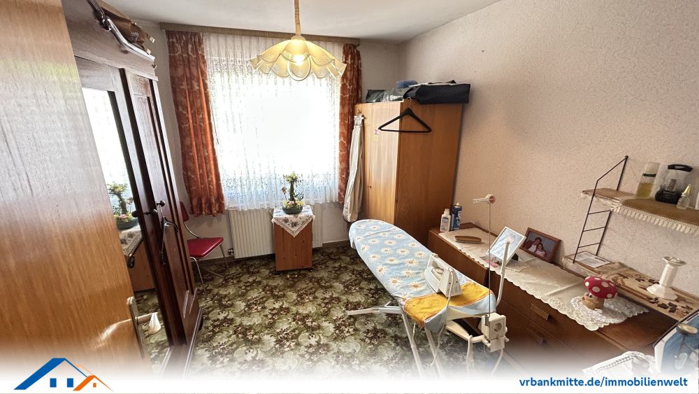 Gepflegtes Einfamilienhaus mit geräumiger Scheune und Garten