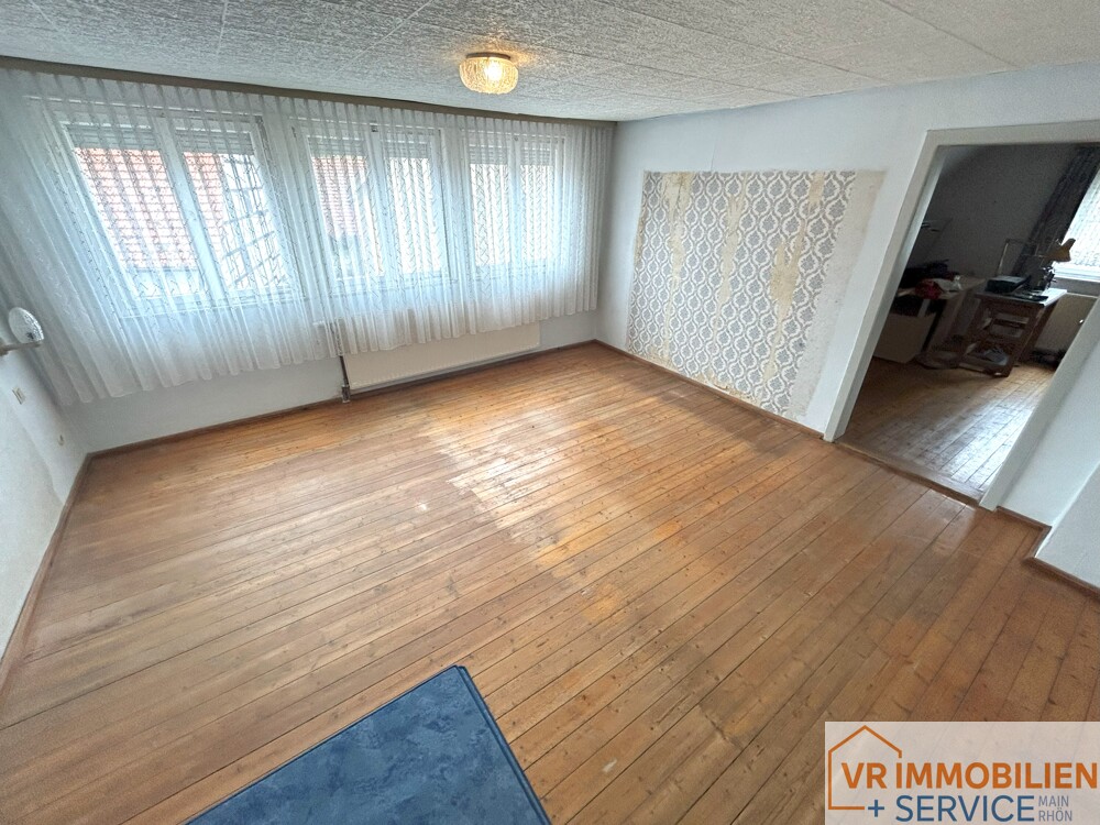 Wohnen & Leben auf dem Land: Großzügiges Wohnhaus mit Halle und Garten in 97633 Gollmuthhausen!