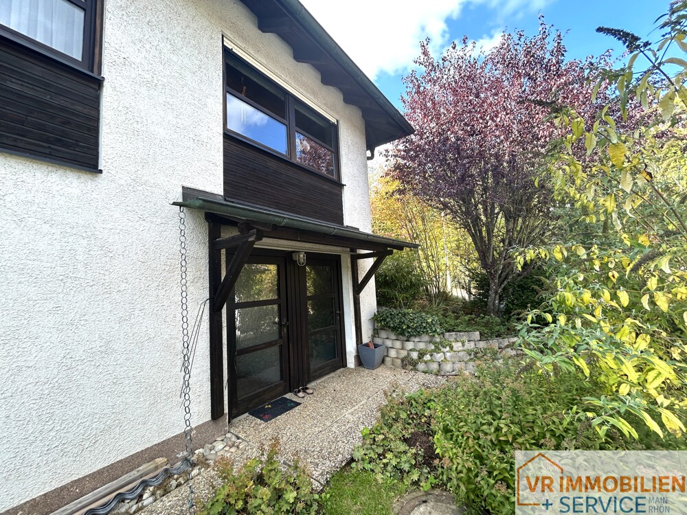 Ihre grüne Oase in 97638 Mellrichstadt ! Einfamilienhaus mit Doppelgarage und traumhaftem Grundstück!