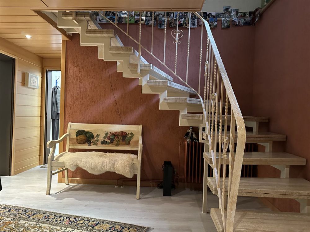 Luxus trifft Funktionalität: Einfamilienhaus mit Büro in Top-Lage