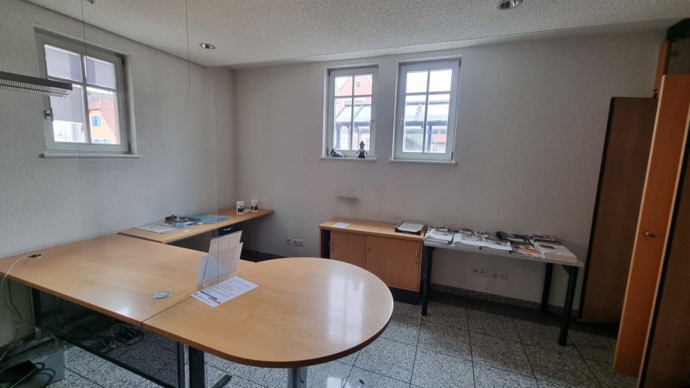 Gutes Mehrfamilienhaus in Rüsselsheim: Attraktive Investitionsmöglichkeit mit Mietpotenzial