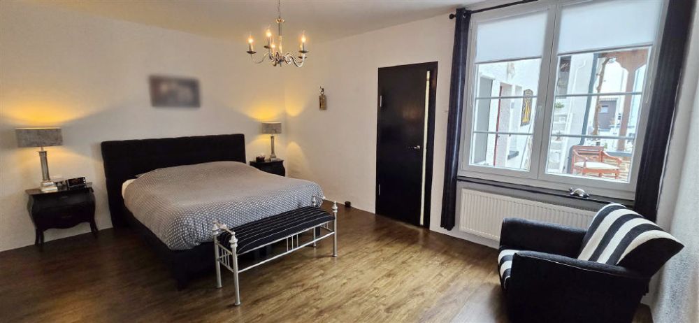 Ehemaliges  Weingut mit Charme! Hochwertig u. umfassend modernisiert!