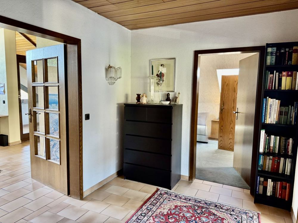 Freistehendes Einfamilienhaus in Traumlage
- Offen, großzügig und umgeben von Grün -