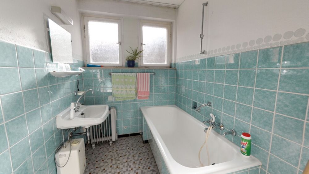 Genügend Platz für die große Familie oder zwei Generationen - Wohnhaus in Gebsattel-Bockenfeld mit weitläufigem Grundstück