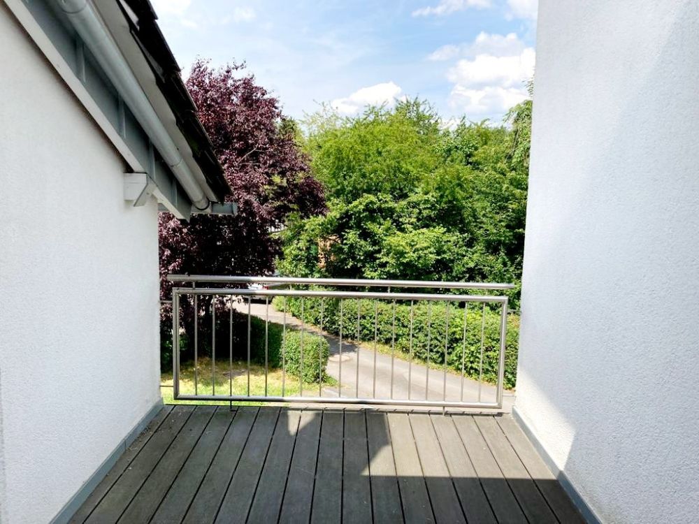 Zwei-/Dreifamilienhaus in Ortsrandlage von Kürten