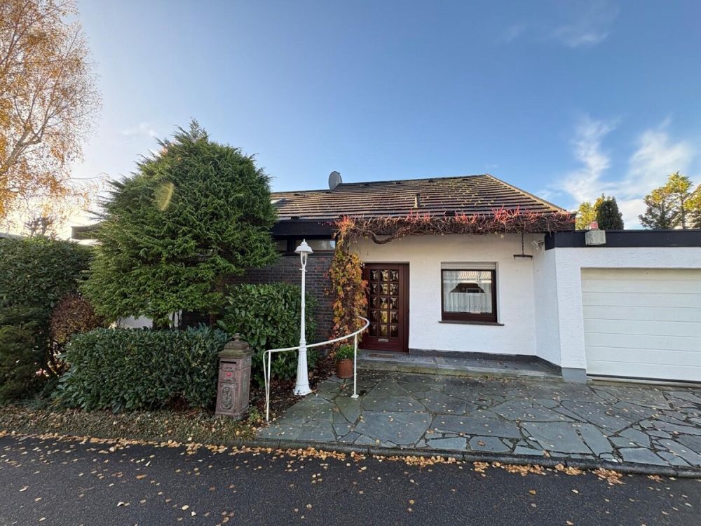 Individuelles Split-Level-Haus mit ansprechender Architektur in Lindlar-Schmitzhöhe