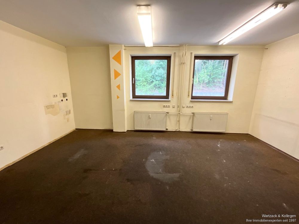 Produktionshalle mit Bürofläche
in Schwabach,
Gewerbegebiet Kiefernschlag