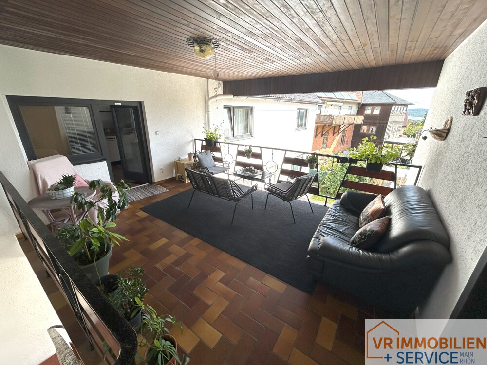 Urlaub für Gäste und ein Zuhause für Sie! - Wohnhaus mit Pension in idyllischer Lage von 97647 Hausen!