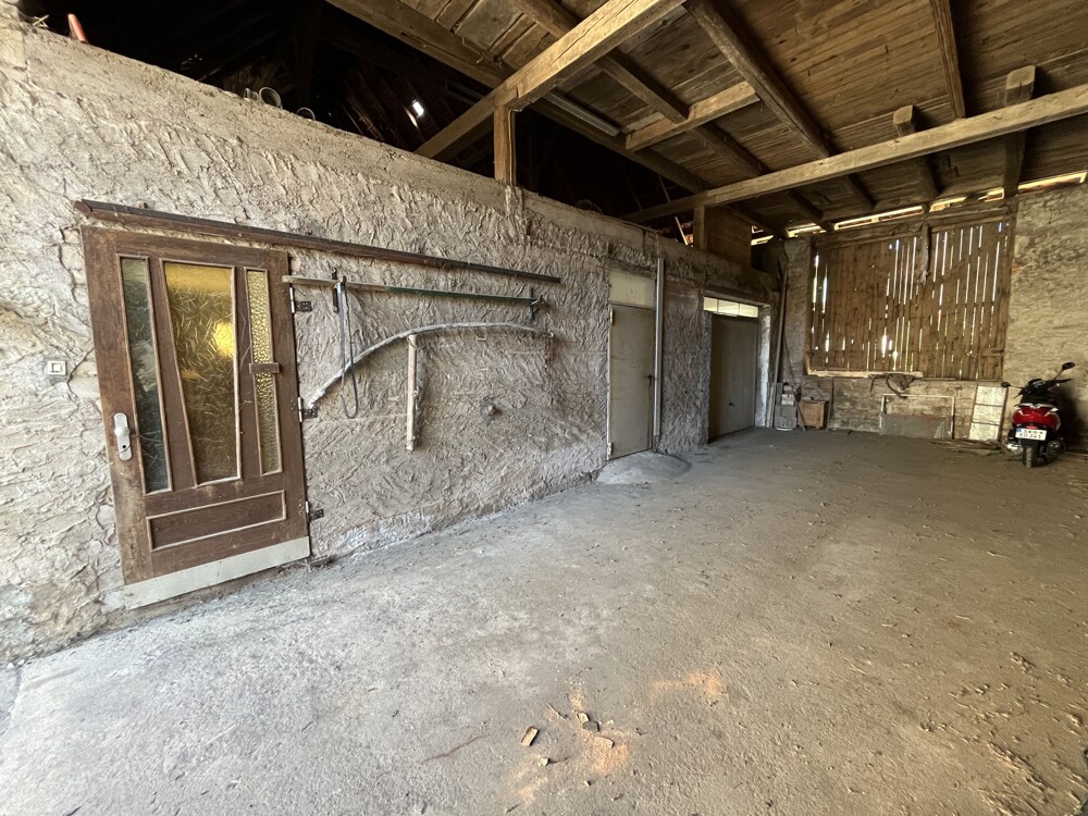 Charmantes Anwesen mit Scheune und Hofidylle in 97440 Ettleben