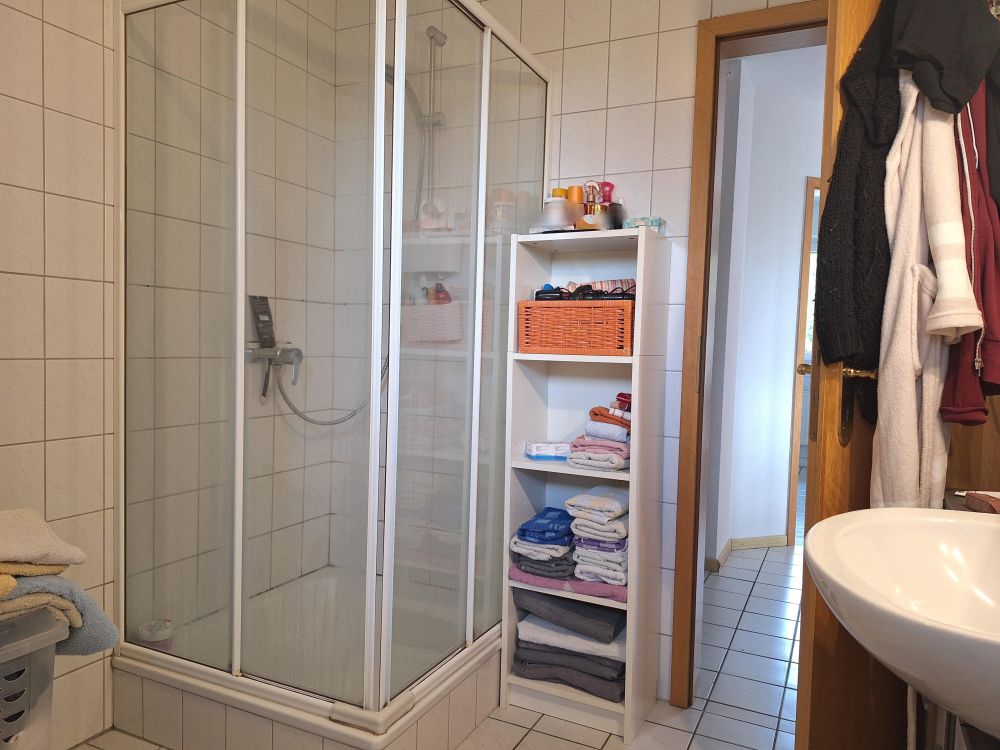 Idyllisch gelegenes Einfamilienhaus mit Einliegerwohnung in Feldrandlage