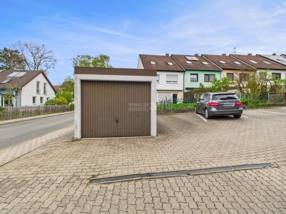 Garage + Stellplatz