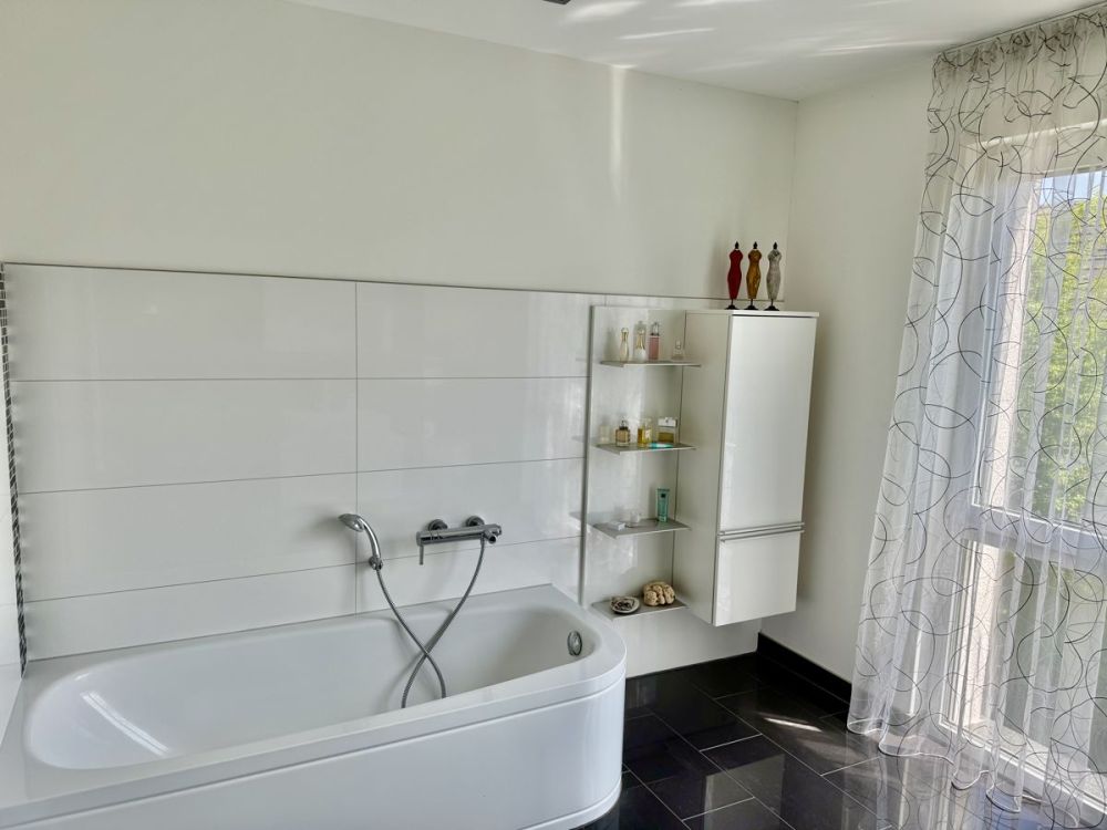 Exklusives Einfamilienhaus in erstklassiger Lage – 
stilvolles Wohnen auf höchstem Niveau