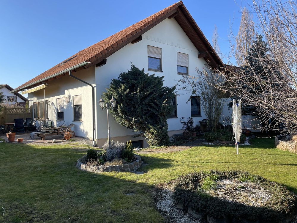 ZWEIFAMILIENHAUS + SOUTERRAIN IN DÖSINGEN